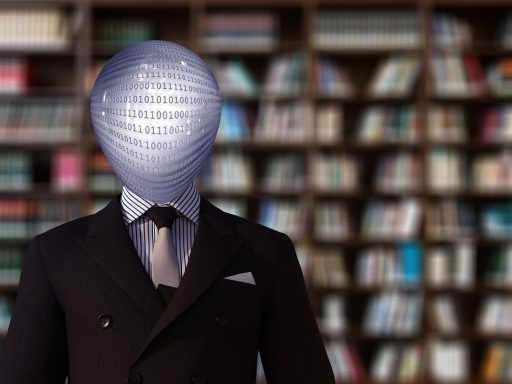 Persoon die aantekeningen maakt bij een financieel plan op papier