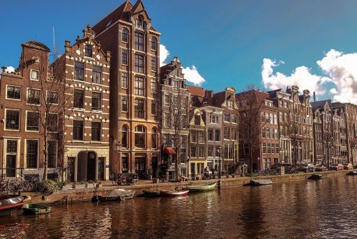 Grachtenpanden in Amsterdam waar erfpacht veelvoorkomend is bij woningaankoop
